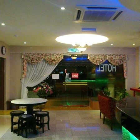 Rose Cottage Hotel Taman Nusa Cemerlang Gelang Patah Exterior photo